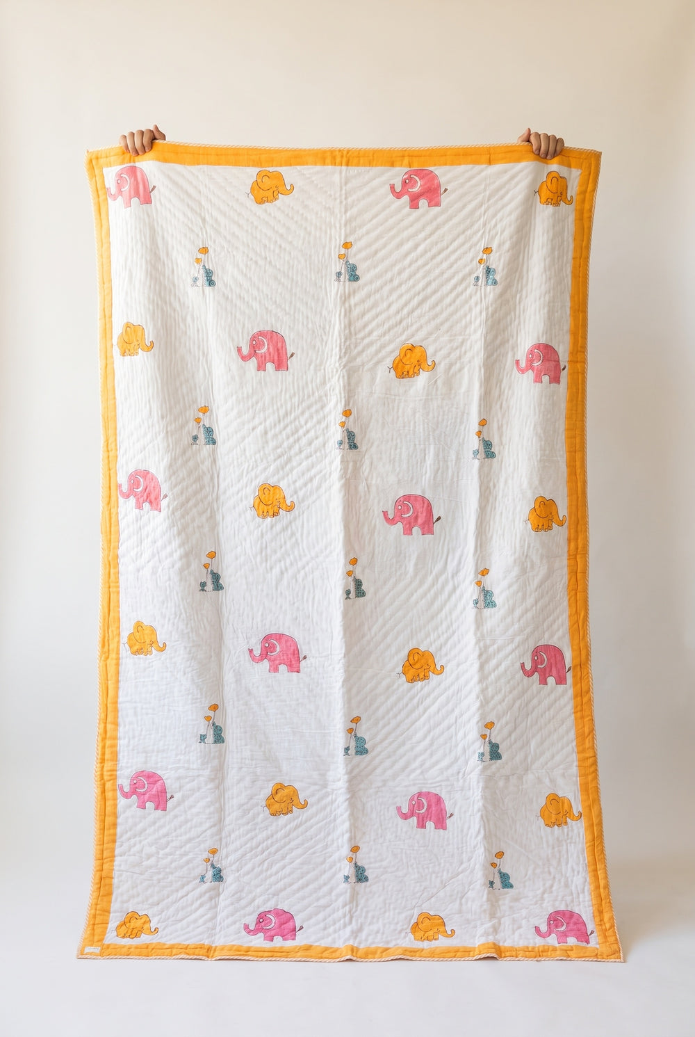 Close detail of the cotton blanket