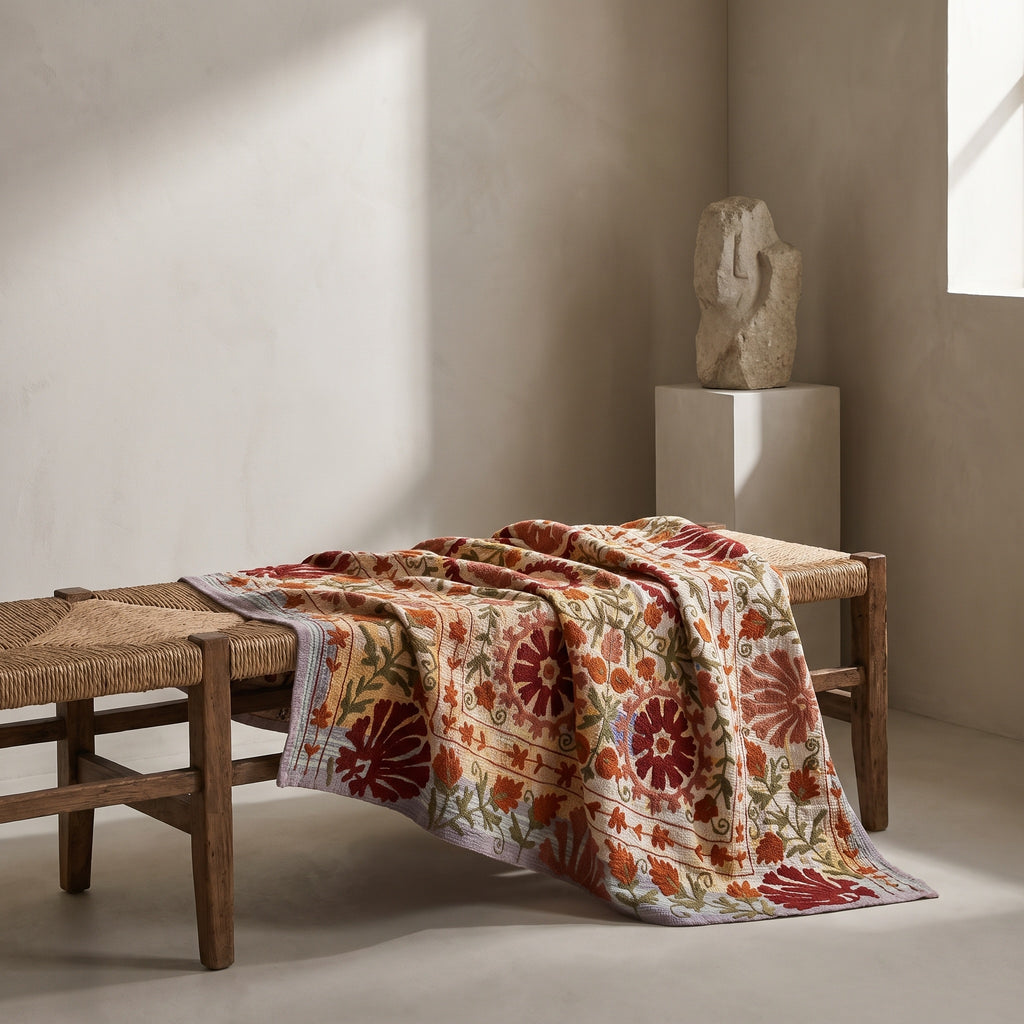 Jeté Suzani Kantha vintage de luxe réversible Quiet Passage