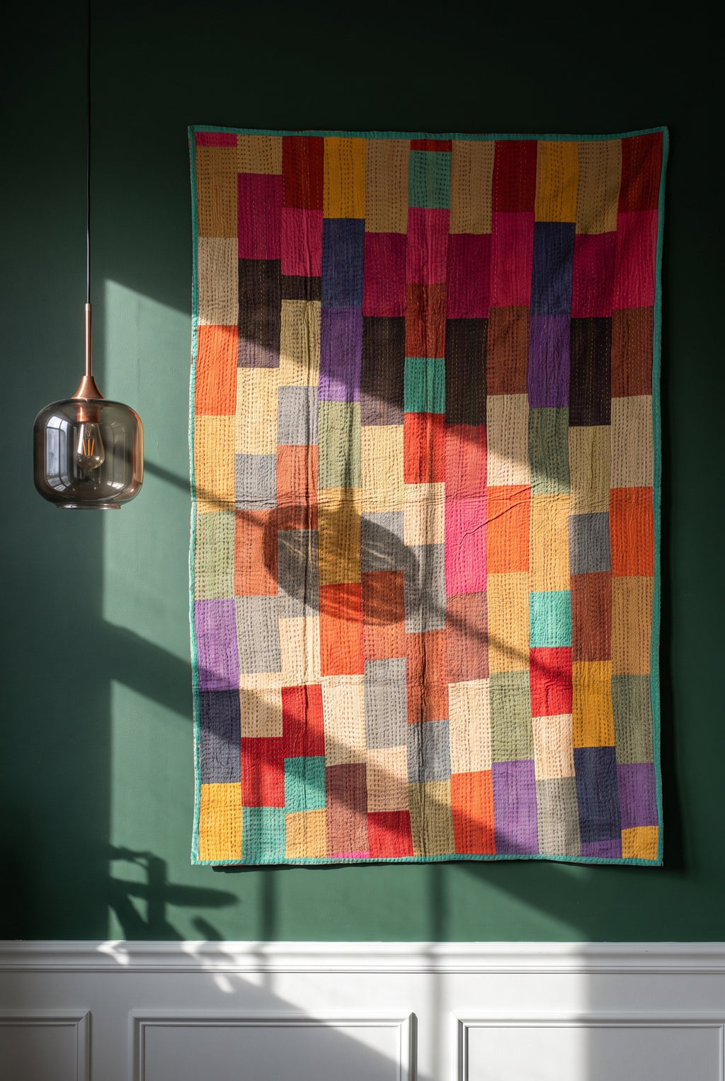 Tapisserie murale en pur coton brodée au kantha et patchwork Dawn Keepsake