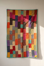 Tapisserie murale en pur coton brodée au kantha et patchwork Dawn Keepsake