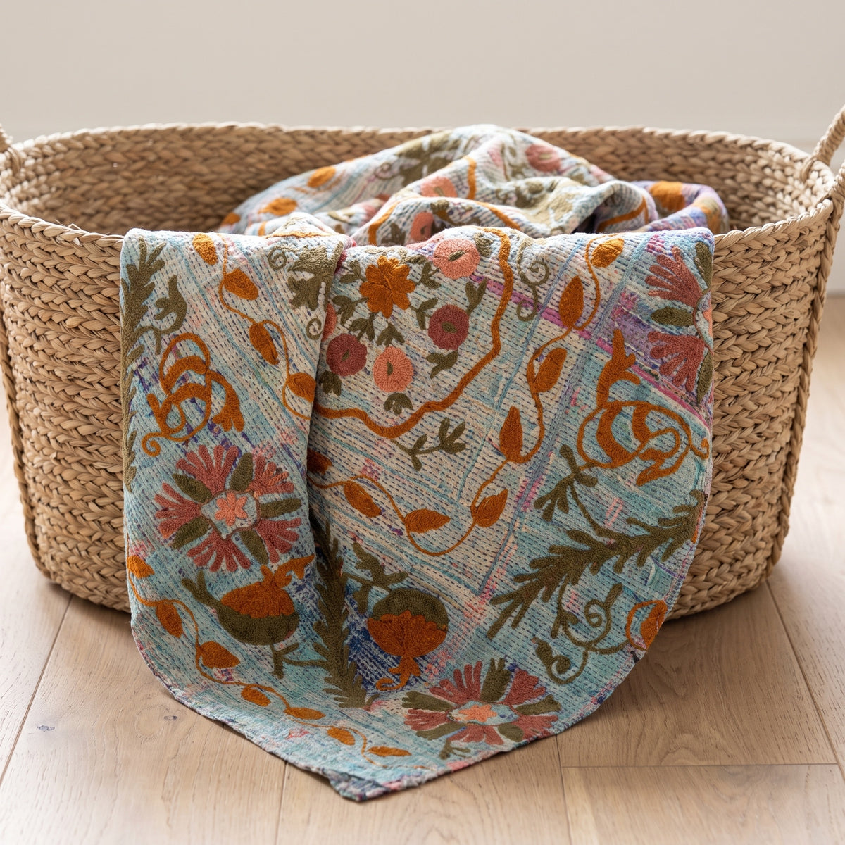 Jeté Kantha Suzani vintage de luxe réversible Saga Reverie