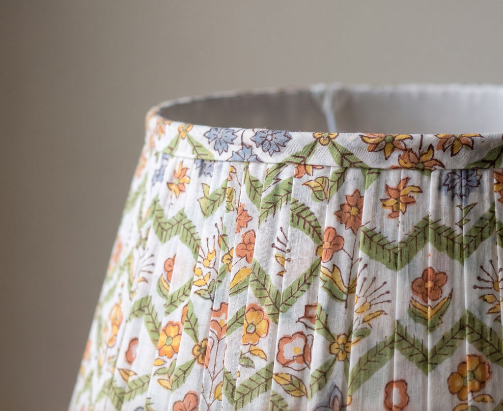 Abat-jour UNO en coton plissé fait main de luxe Evening Meadow
