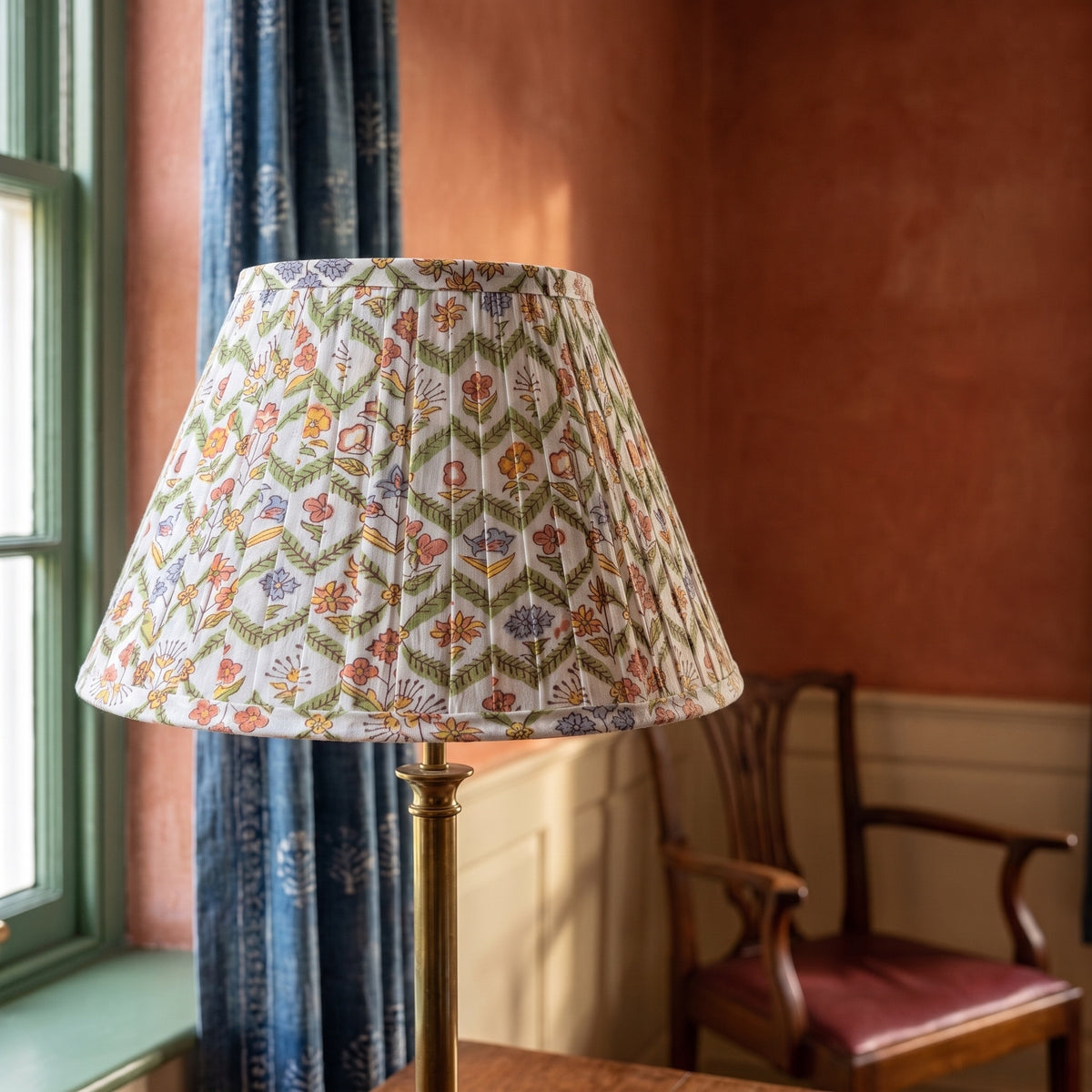 Abat-jour UNO en coton plissé fait main de luxe Evening Meadow