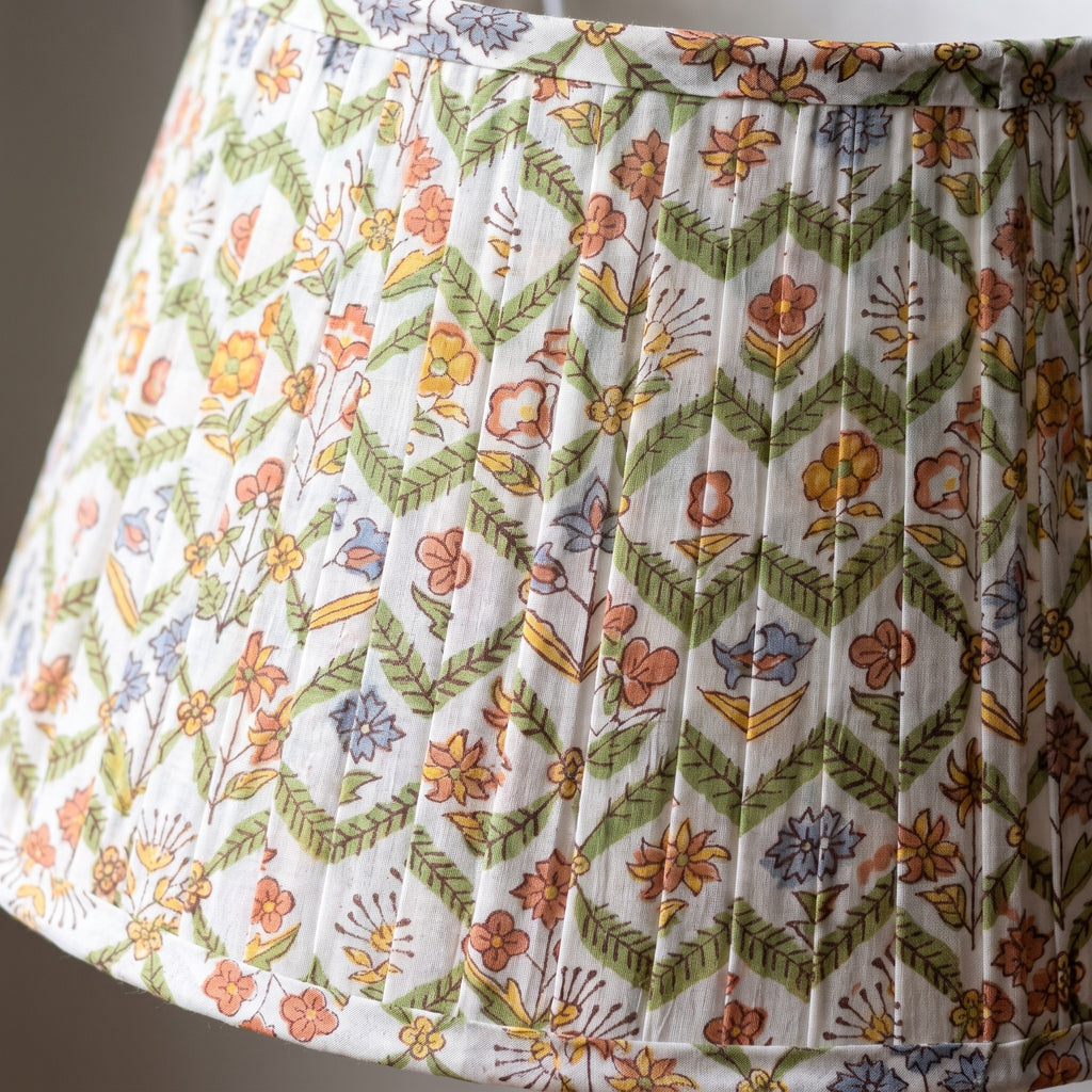 Abat-jour UNO en coton plissé fait main de luxe Evening Meadow