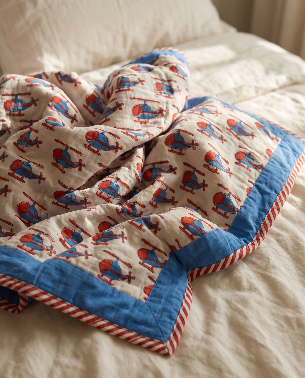 Merveilles volantes - Couverture artisanale pour bébé 100 % coton faite à la main