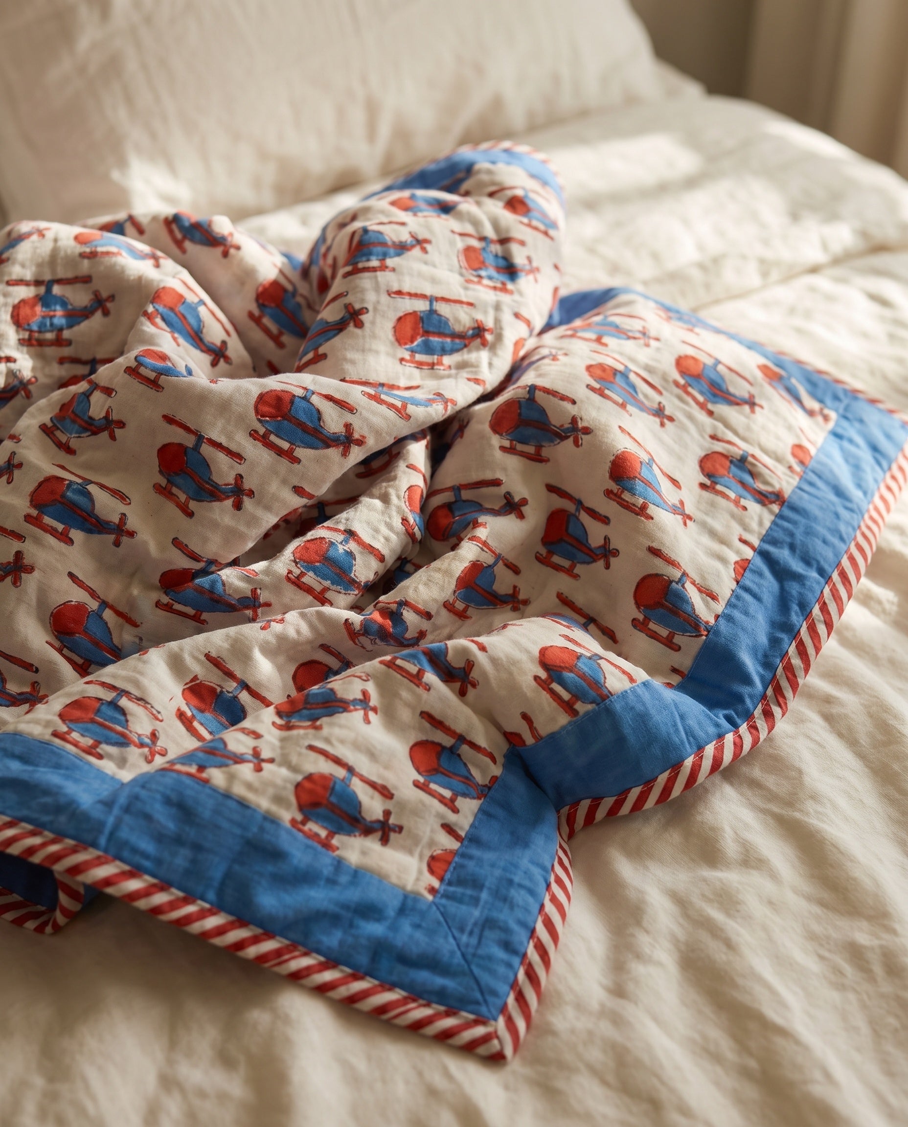 Merveilles volantes - Couverture artisanale pour bébé 100 % coton faite à la main