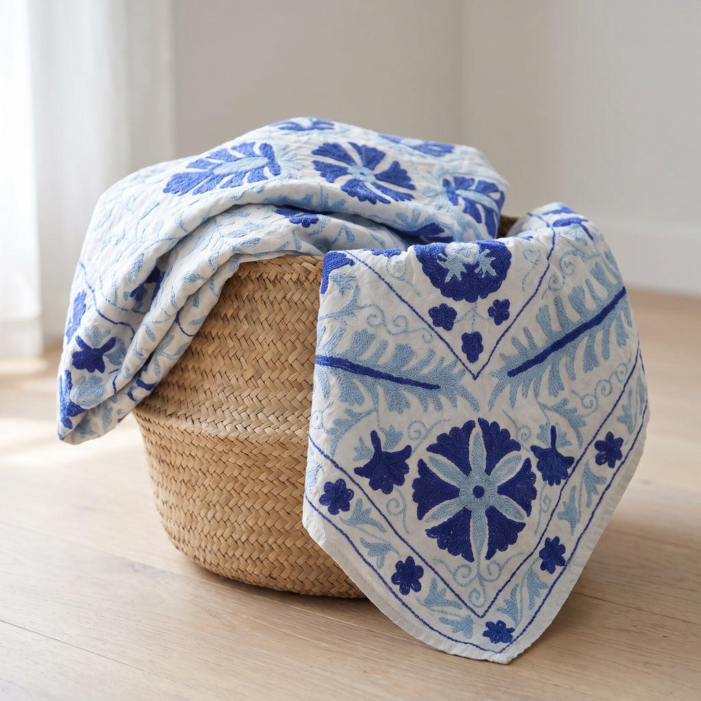 Jeté Suzani en coton brodé main Dew Fern