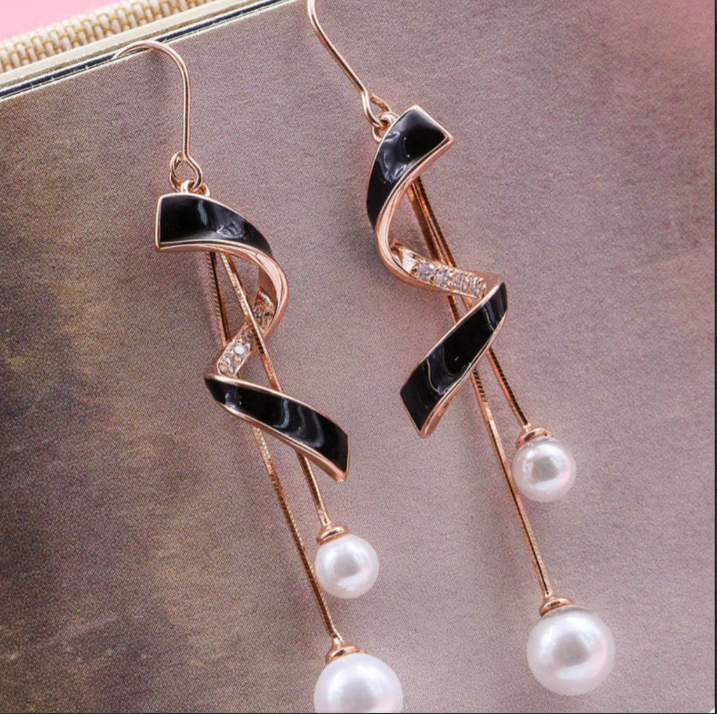 The Monochrome Cozy Gift Box | 11:11 and The Kokum Tree